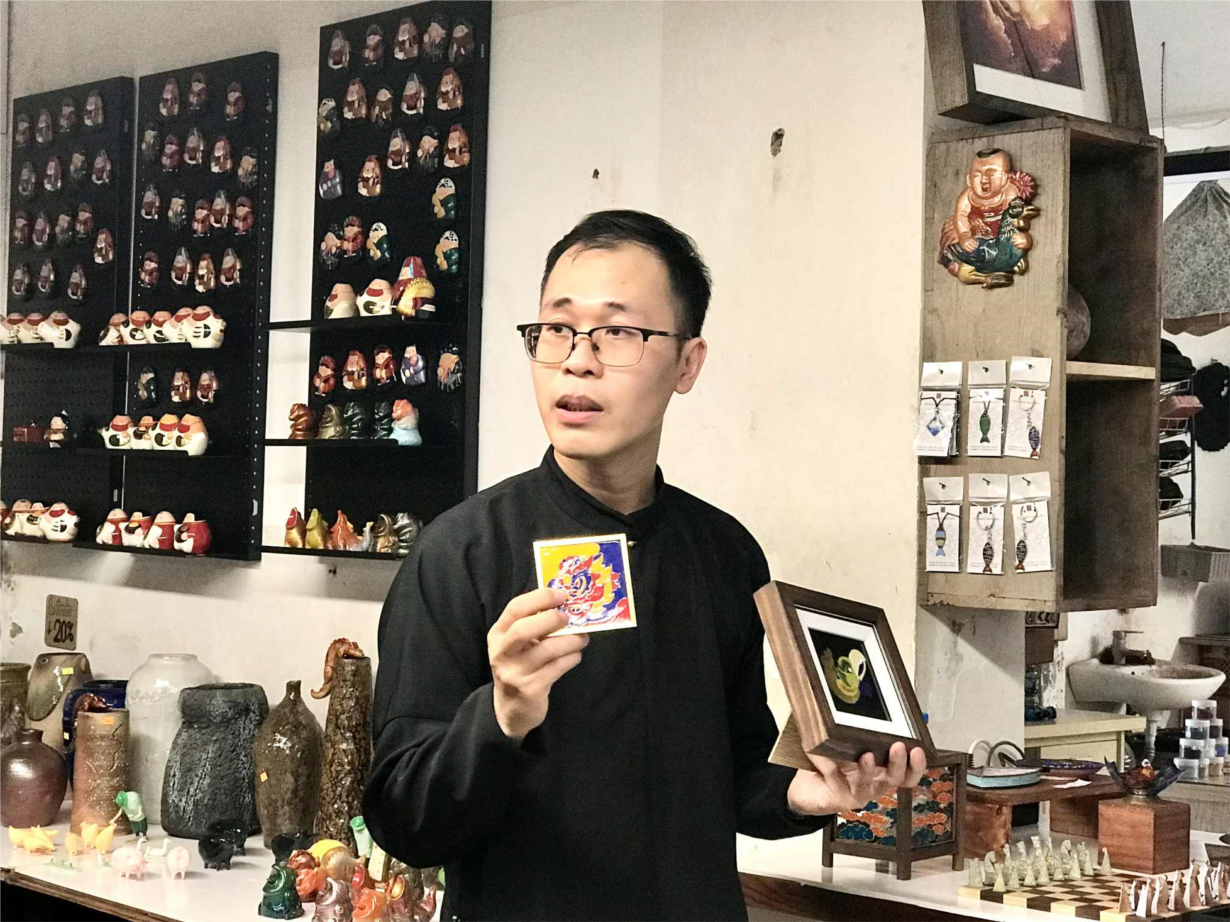 Người trẻ với nghệ thuật vẽ Pháp Lam